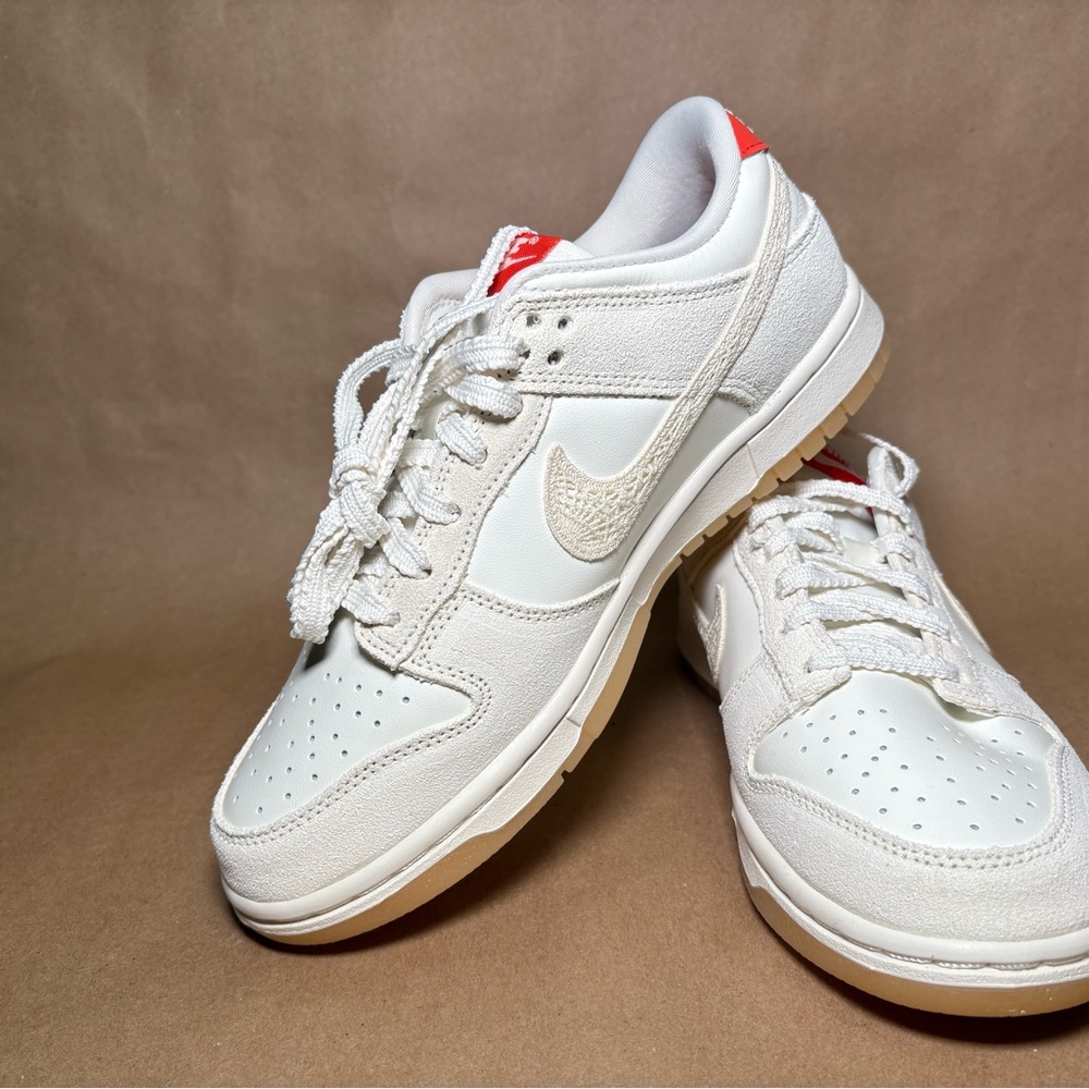 Nike Women's dunk low “friendship knot”